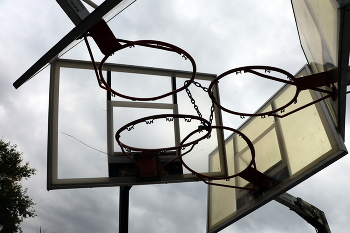 В школьном дворе. Simchat Torah / 111