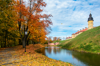 Наступлени осени на Несвижский замок / ---------------