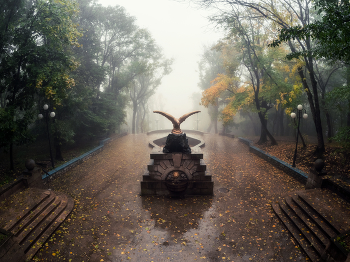 Мистика осеннего парка. / Октябрь в красивом городском парке. Железноводск. Ставропольский край.