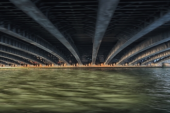 Под мостом / Река Сена