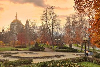 Коротким ноябрьским днём в городе / Коротким ноябрьским днём в городе