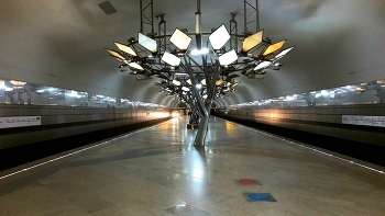 станция метро "Тропарёво"(Сокольническая линия) / станция метро "Тропарёво"(Сокольническая линия)