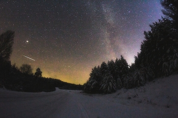 Метеор на вечернем небе / Южный Урал