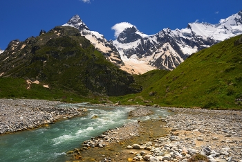 Зеленая гостиница / Лето в Адыл-су
