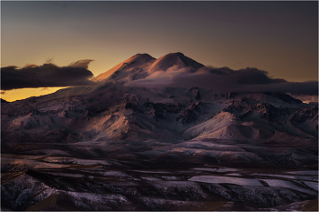 Пробуждение... / Россия, Карачаево-Черкесия, вид на Эльбрус с плато Большой Бермамыт