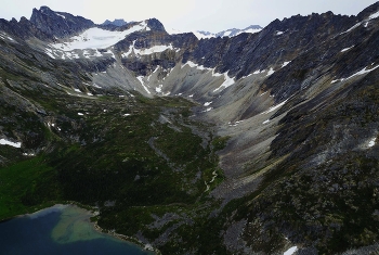 &nbsp; / Upper Dewey lake crater, Alaska