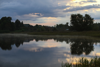 Отражение осени / Рассвет на озере