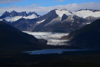   / Mendenhall glacier lake, Alaska