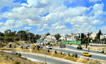 Дорогами в столице Туниса / Дорогами в столице Туниса и на 5-вагонном трамвае
