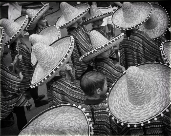 не из наших / артисты