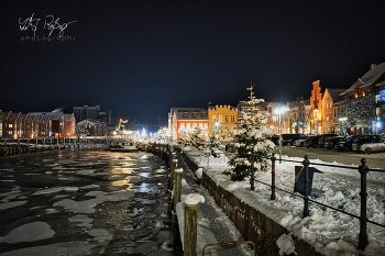 &nbsp; / Hafen im Winter bei Nacht