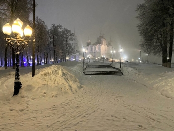 С наступающим новым годом. / ...