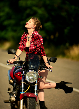MotoGirl / ___