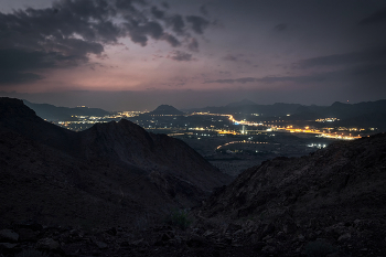 Night View Of Hatta / Вид с гор на городок Хатта ночью
