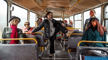 Уважаемые пассажиры / модель Саша Шалыгина
локация «Приют старой техники в Бурцево»