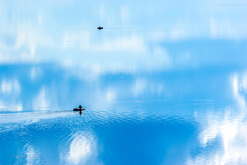 Плещеево озеро. / 2010 год. 
"И не понять
То ли небо в озёра упало
И не понять
То ли озеро в небе плывет"