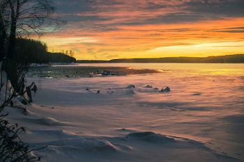 &nbsp; / закат над зимним озером