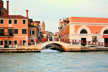 Вдоль набережной Венеции / Вдоль набережной Венеции