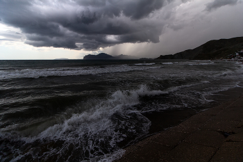 Надвигается... / Надвигается...