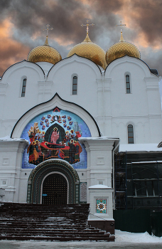 Красочный фрагмент храма / Фрагмент Ярославского Успенского собора