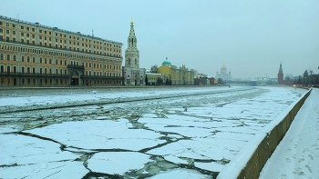 Вид на Софийскую набережную / Москва.Вид на Софийскую набережную