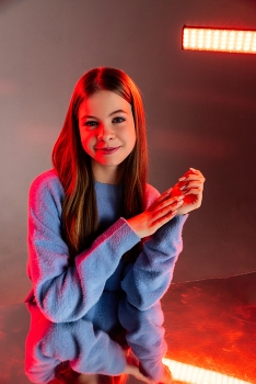 Лёгкая улыбка Юлианы / модель Юлиана Смирнова
ассистент Илья Горячев
локация фотоателье «Депо»