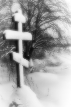 Крест у дороги / Белый крест