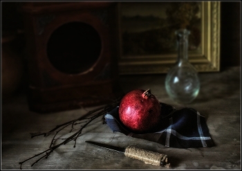 ...... Гранат ...... / предметная композиция