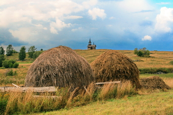 На холме / Остров Кижи