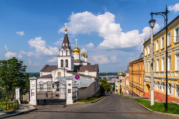 Нижегородские зарисовки / Нижний Новгород, ул.Ильинская. Церковь Илии Пророка.
Приходская церковь Нижегородской епархии Русской православной церкви в Започаинье в Нижнем Новгороде. Освящена в честь пророка Илии. По преданию, церковь построена в память избавления Нижнего Новгорода от нашествия татар и ногайцев в 1505 году.
Дата постройки:1655 г.