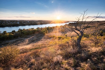Хутор за рекой / ***
