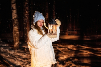 Зимний вечер в лесу / модель Вероника Вопсева