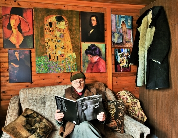 Зимой на даче ... / "У каждого есть место, где с душою,
 Он может говорить на "ты".
 Где занавес мирской опущен,
 Где тишина, где нету суеты.
 Как рак отшельник забираясь в панцирь,
 В свой окунаешься мирок.
 Душа из клетки вылетает
 И знаешь, что не одинок ..."