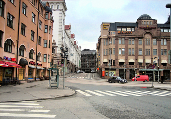 Зебры в городе / Пешеходные зебры в городе Хельсинки