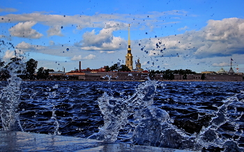 Сквозь брызги / Петропавловская крепость