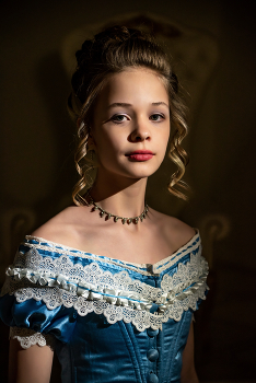 Ангелина перед балом / модель Ангелина Табакова
причёска Марина Быстрова
платье Татьяна Воробьёва
локация ресторан «Афины»