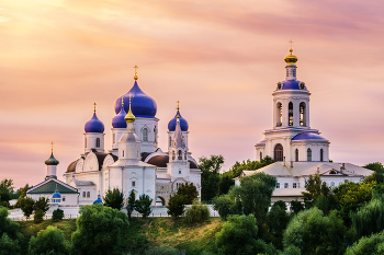 Свято-Боголюбский женский монастырь (1155 г.) пос.Боголюбово / Свято-Боголюбский монастырь в посёлке Боголюбово Суздальского района Владимирской области, один из древнейших на Руси, основан благоверным великим князем Андреем Боголюбским в 1155-57 гг.