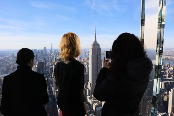 Эмпайр-стейт-билдинг / ***