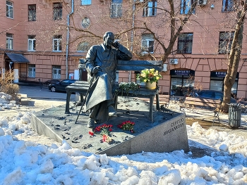 Памятник Сергею Михалкову на Поварской улице / Памятник Сергею Михалкову на Поварской улице