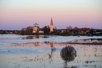 село Большие Всегодищи. / Разлив на реке Уводь.