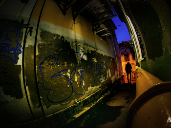 &quot;Кислотный&quot; проулок / Город