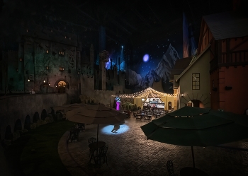 В Тематическом Парке Развлечений, павильон "Трансильвания" / ЦР "Остров Мечты"