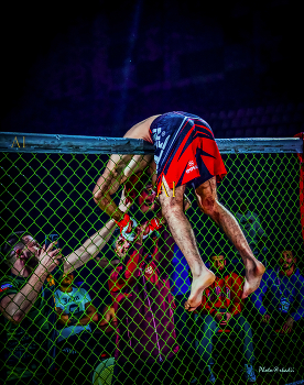 Радость победы. / Эмоции через край.