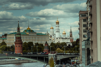 "Дом на набережной" / 04.05