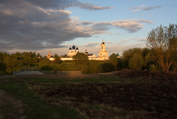 Вечерний пейзаж после дождя. / Весенний вечер. Высоцкий монастырь.