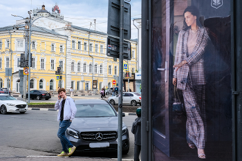 Улица... / На улицах города...