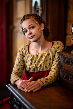 Заречный квартал / модель Ангелина Табакова
причёска Марина Быстрова
локация «Заречный квартал»
платье от Марианны Браславской