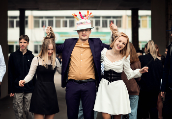 Когда повезло с учителем.. / Последний звонок..