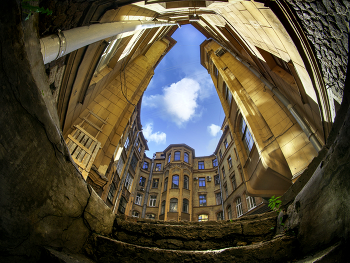 Двор-колодец / Дворы Санкт-Петербурга