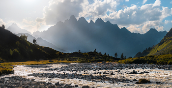 Нахарский хребет / Карачаево-Черкесия. Лето, 2021 г.
Из фотопроекта «Кавказ без границ».